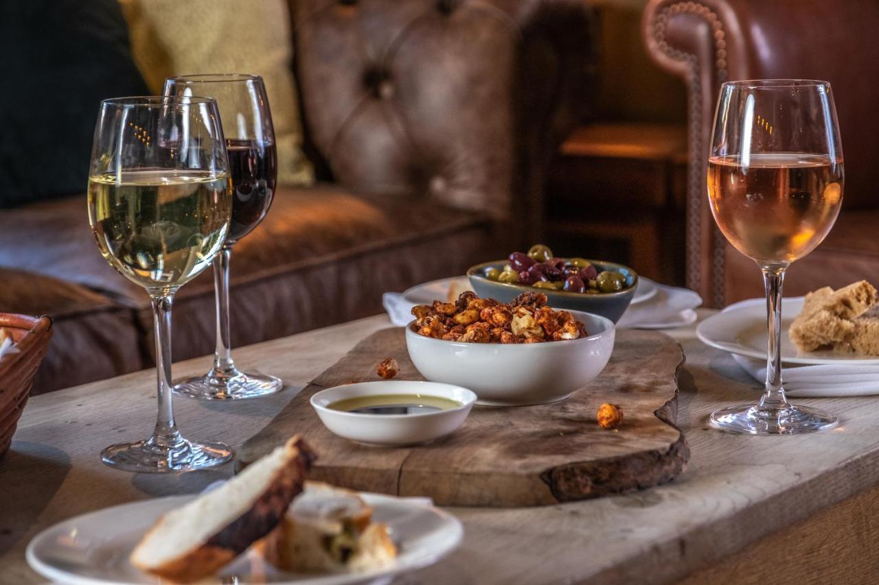 The Crown Inn ستوك من نايلاند المظهر الخارجي الصورة